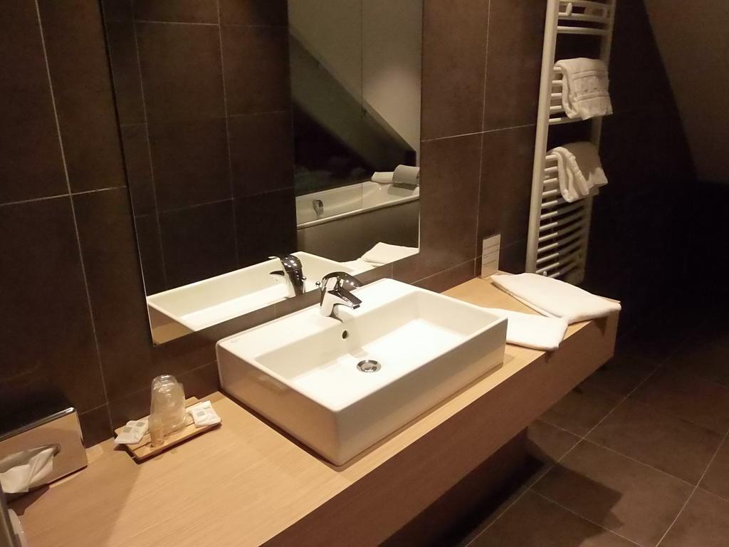 Hotel Restaurant Le Rive Gauche Joigny Dış mekan fotoğraf