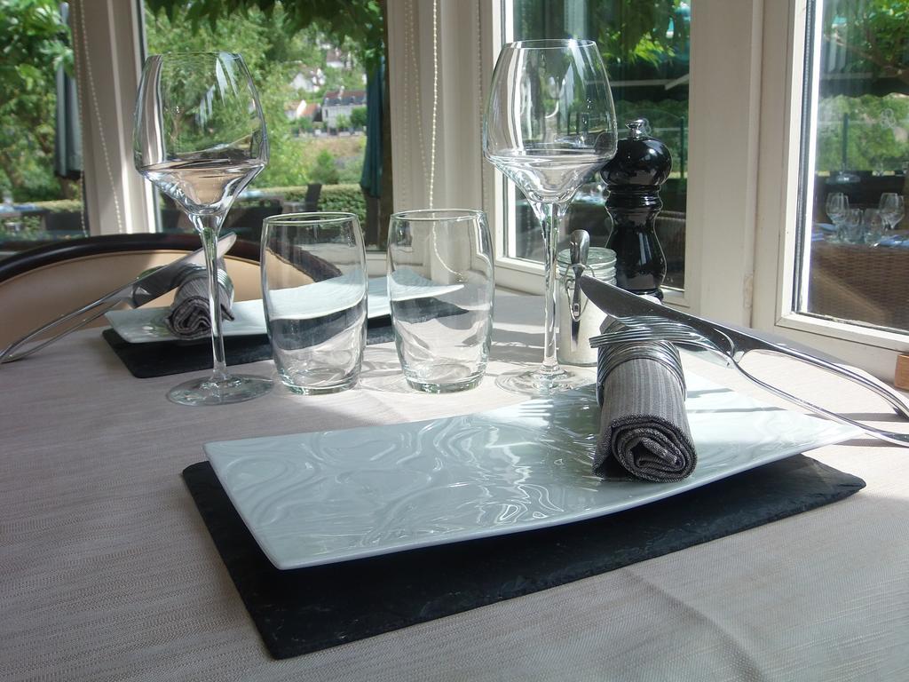 Hotel Restaurant Le Rive Gauche Joigny Dış mekan fotoğraf